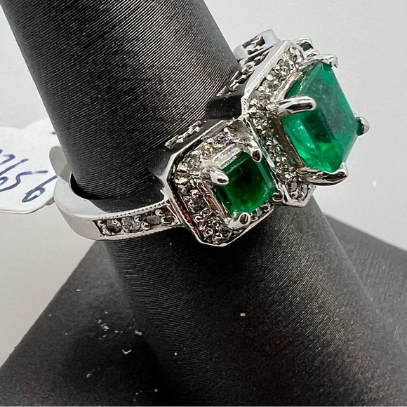 14k White Gold Diamond & Emerald Ring - Picture 9 of 9